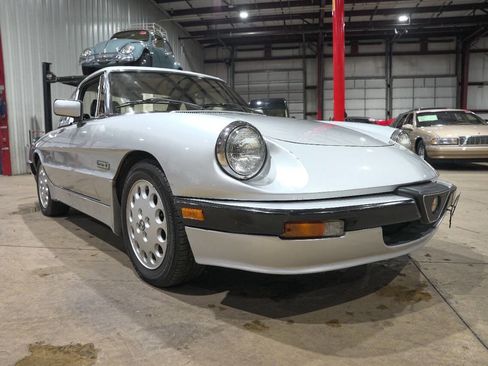 Used 1987 Alfa Romeo Spider Quadrifoglio image 38