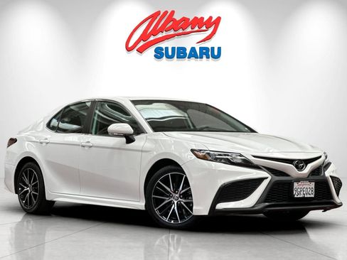 Used 2023 Toyota Camry SE w/ Convenience Package FWD image 2