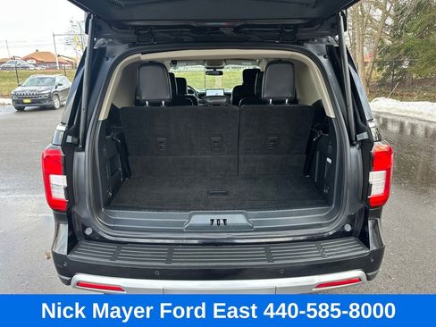 Used 2024 Ford Expedition XLT image 18