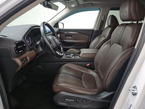 Used 2024 Honda Pilot Elite image 3
