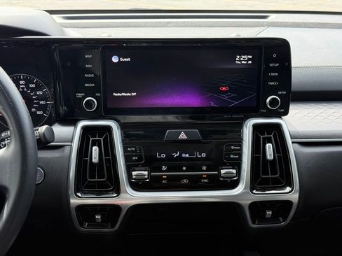 Used 2022 Kia Sorento SX image 12