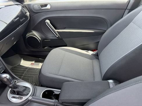 Used 2019 Volkswagen Beetle 2.0T S FWD image 21