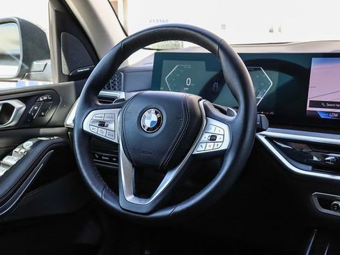 Used 2024 BMW X7 xDrive40i AWD/4WD image 16