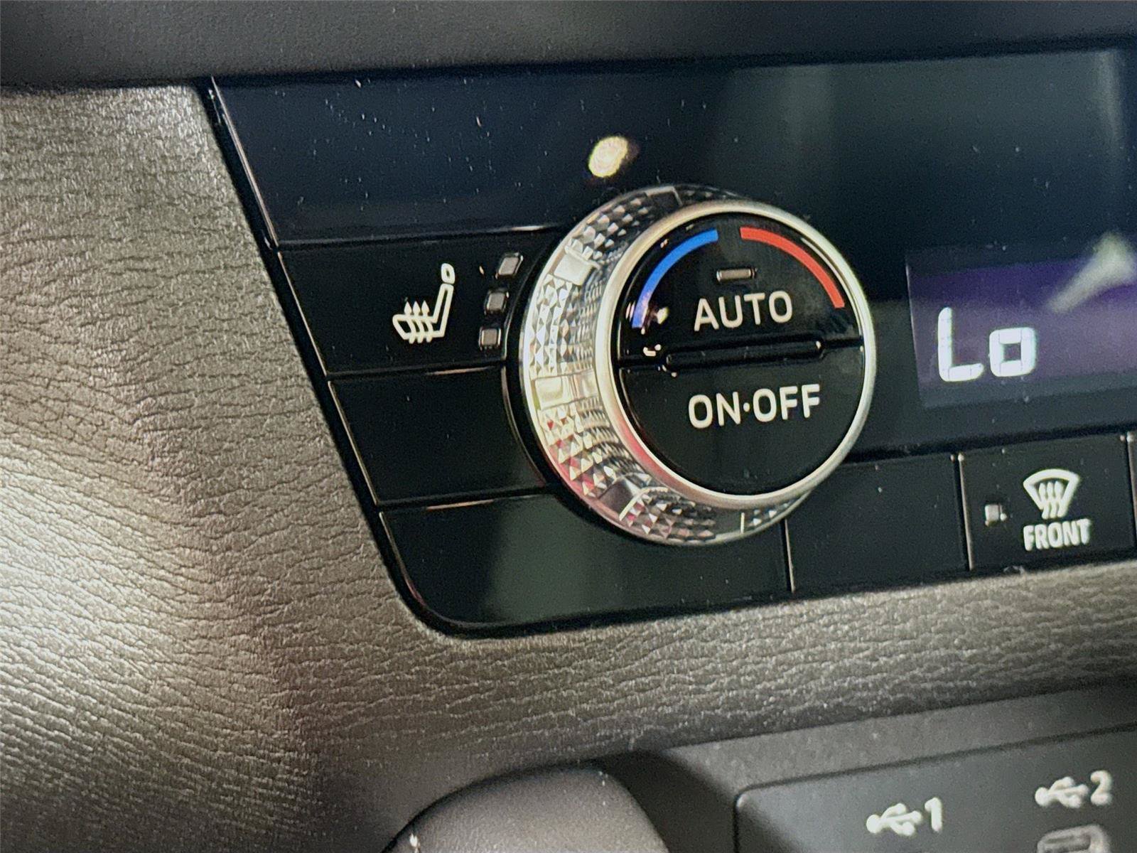 New 2026 Mitsubishi Outlander SE AWD/4WD image 12