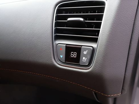 Used 2016 Chevrolet Corvette Stingray Coupe w/ 2LT Preferred Equipment Group image 11