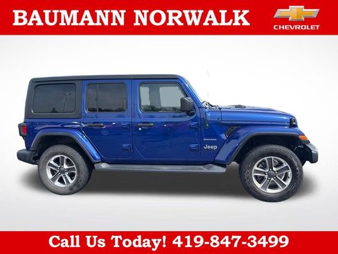 Used 2020 Jeep Wrangler Unlimited Sahara AWD/4WD image 8