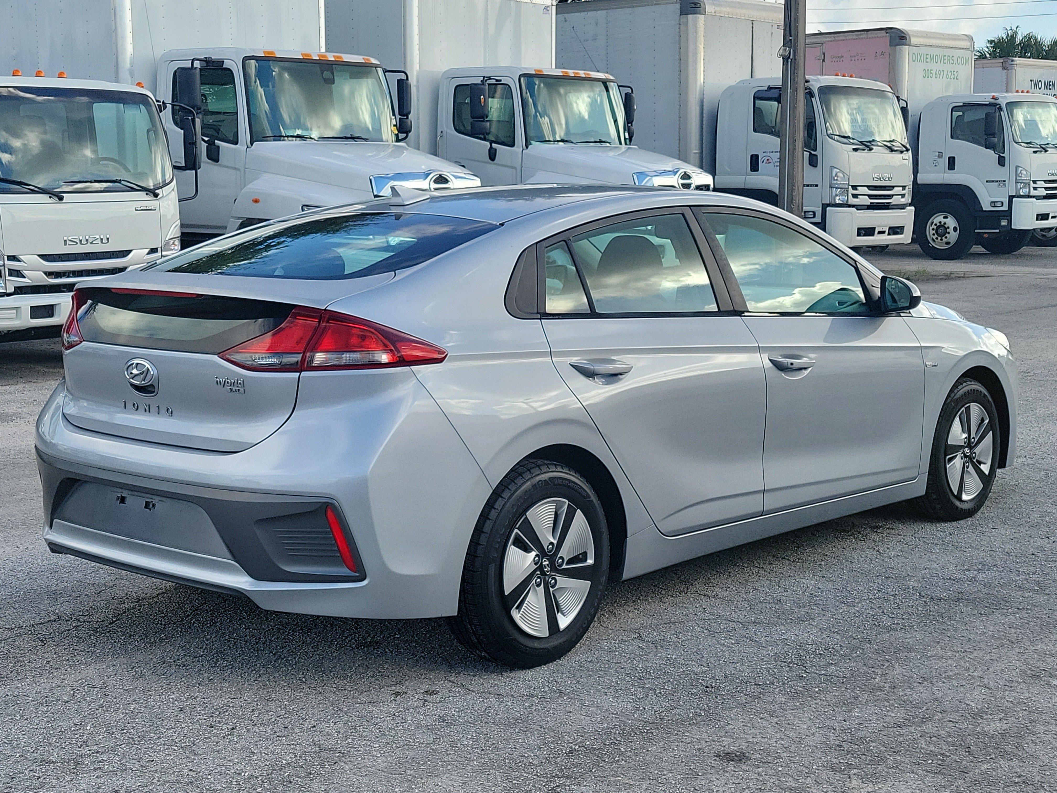 Used 2020 Hyundai Ioniq Blue FWD image 5