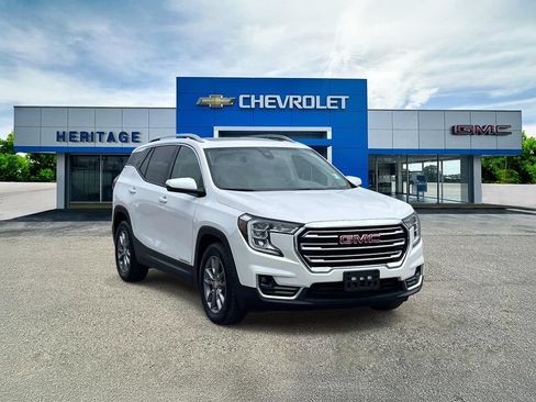 Certified 2024 GMC Terrain SLT w/ LPO, Floor Liner Package FWD image 1