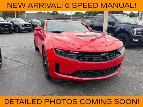 Used 2022 Chevrolet Camaro LT w/ Technology Package RWD image 2