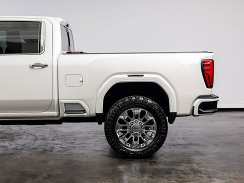 Used 2024 GMC Sierra 2500 Denali w/ Denali Reserve Package AWD/4WD image 15