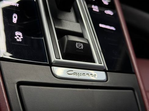 Used 2019 Porsche Cayenne S AWD/4WD image 21