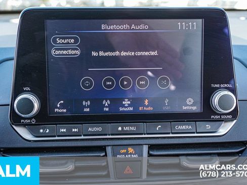 Used 2025 Nissan Altima 2.5 SV FWD image 35