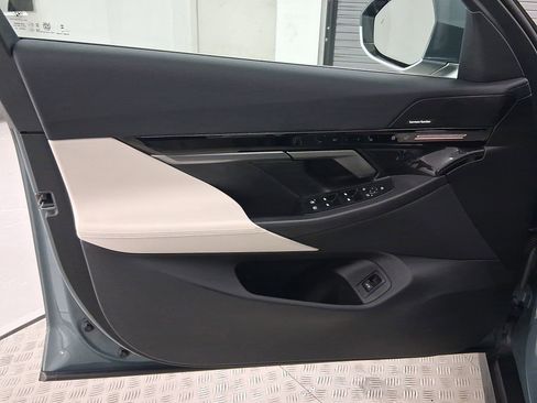 Used 2025 BMW 530i image 19