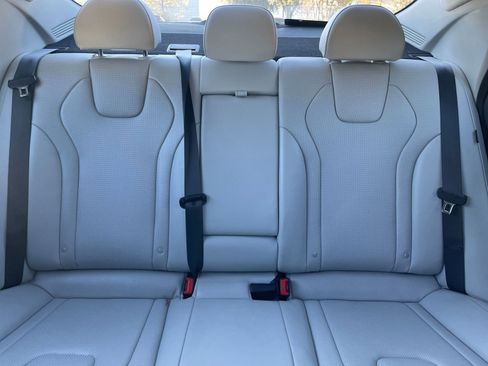 Used 2025 Hyundai Elantra Limited image 39