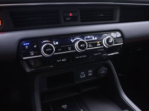 Certified 2025 Honda Pilot Black Edition image 6