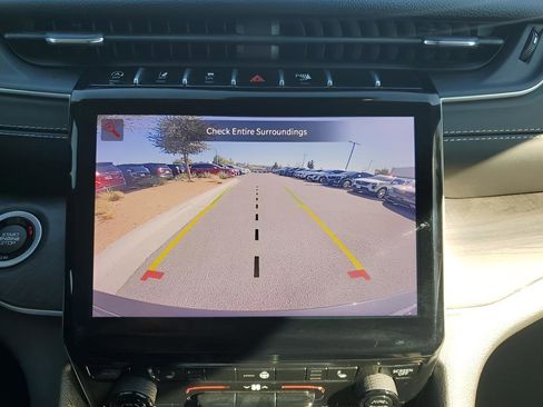 Used 2024 Jeep Grand Cherokee Limited image 42