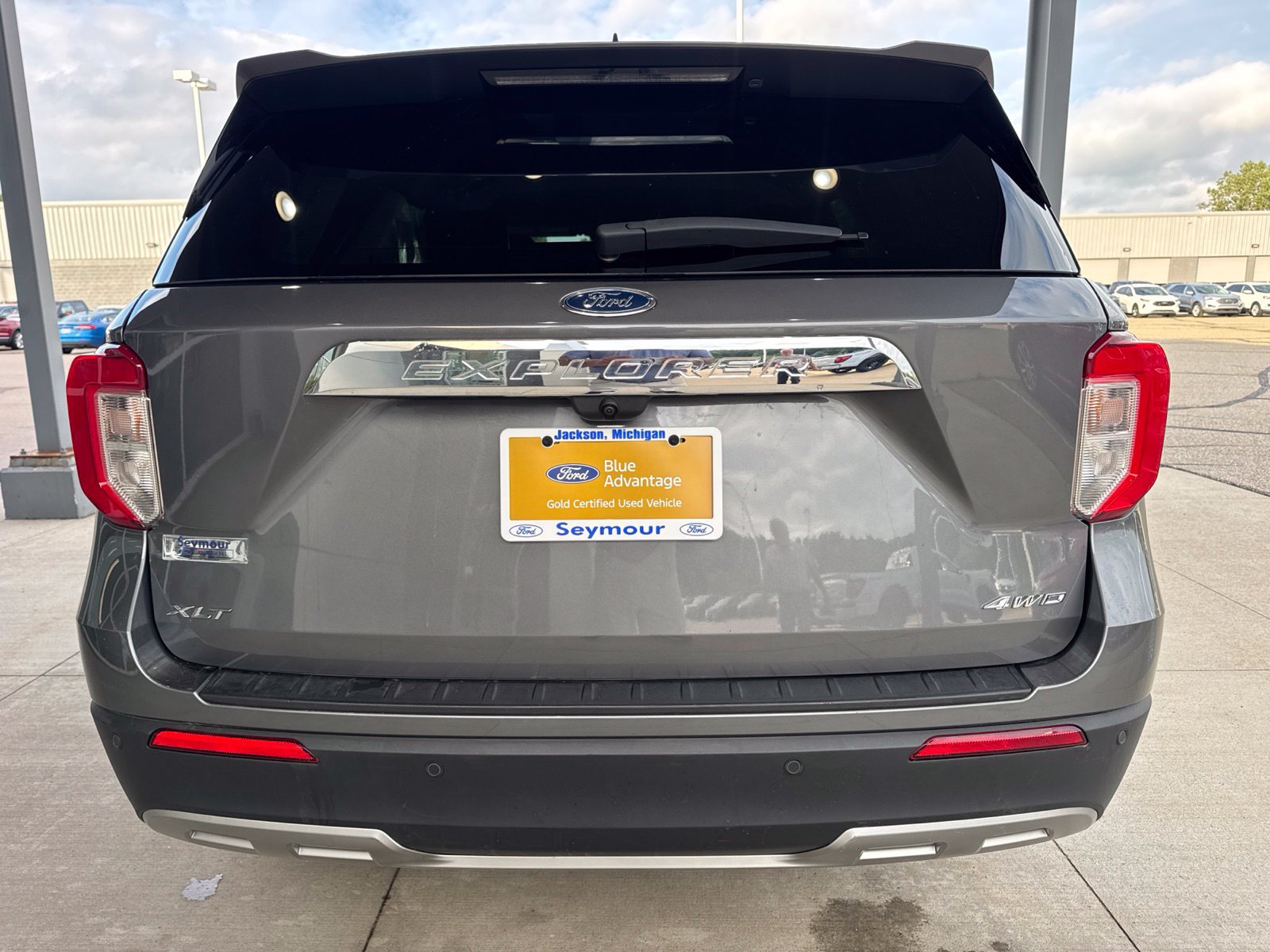Certified 2024 Ford Explorer XLT w/ Equipment Group 202A AWD/4WD image 6