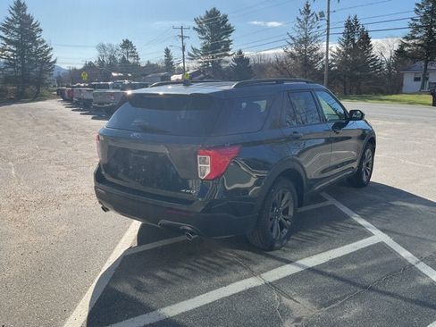 Certified 2022 Ford Explorer XLT w/ Equipment Group 202A AWD/4WD image 6