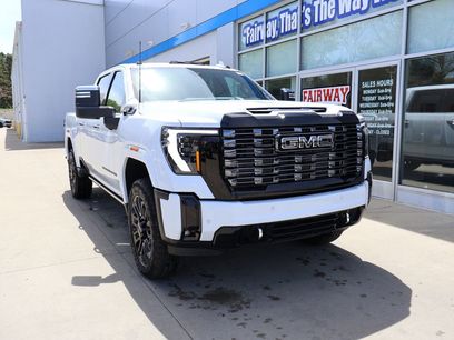 New 2026 GMC Sierra 2500 Denali Ultimate w/ LPO, Black Badging Package