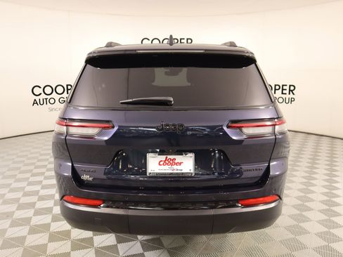 Used 2024 Jeep Grand Cherokee L Limited w/ Black Appearance Package image 24