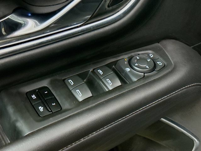 Used 2021 Chevrolet Suburban Z71 AWD/4WD image 17