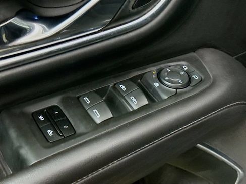 Used 2021 Chevrolet Suburban Z71 AWD/4WD image 17