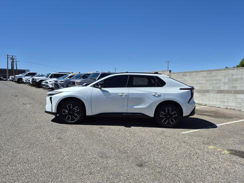 Used 2026 Toyota bZ AWD/4WD image 2