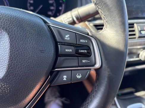 Used 2018 Honda Accord Touring image 21