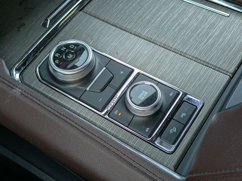 Certified 2024 Ford Expedition Limited image 25