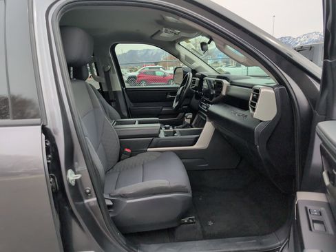 Used 2022 Toyota Tundra SR5 w/ SR5 Convenience Package image 29