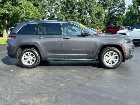 Used 2023 Jeep Grand Cherokee Limited w/ Luxury Tech Group II AWD/4WD image 54