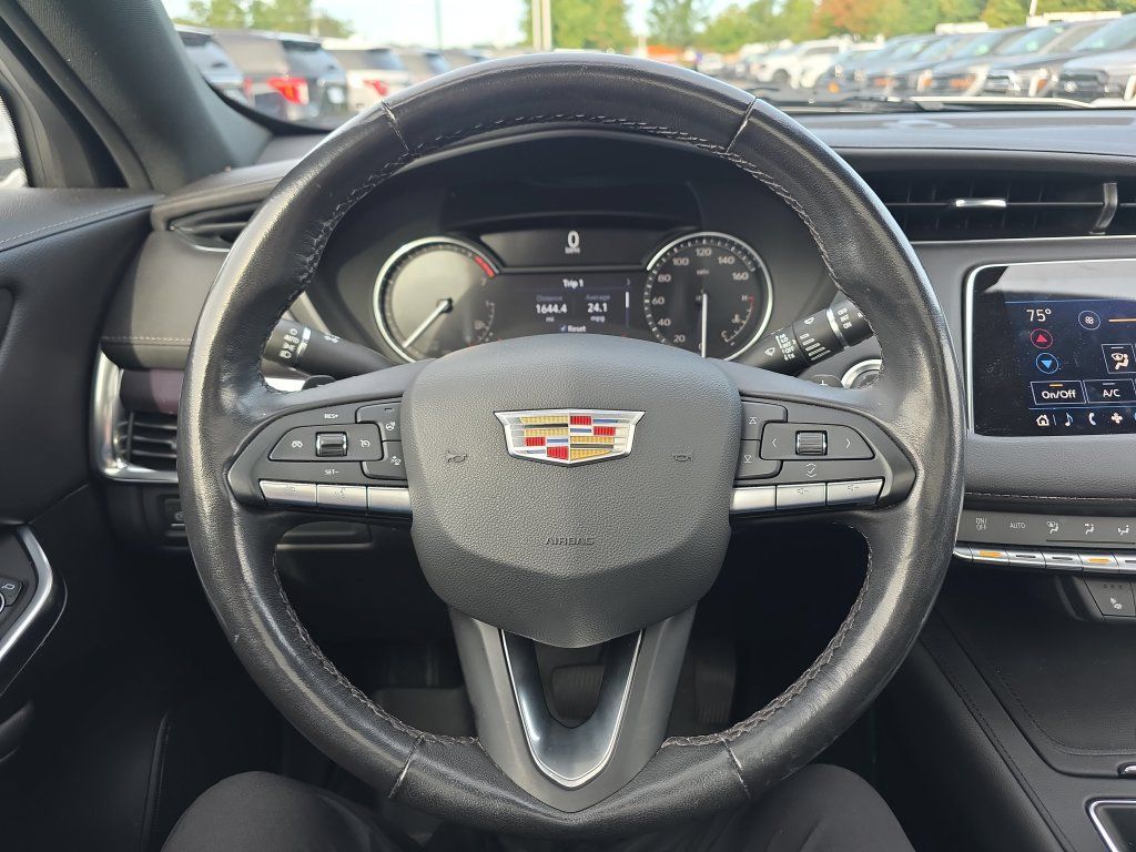 Used 2021 Cadillac XT4 Luxury w/ Cold Weather Package AWD/4WD image 24