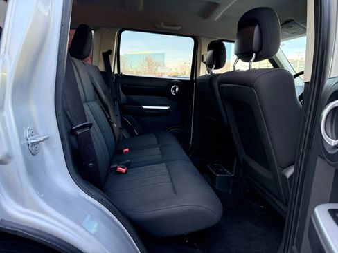 Used 2011 Dodge Nitro SXT image 27