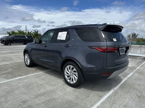 Used 2025 Land Rover Discovery S image 14