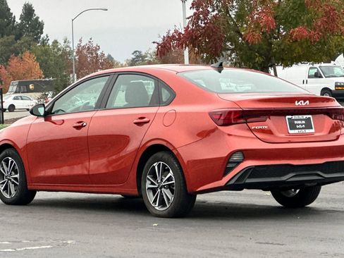Used 2023 Kia Forte LXS w/ LXS Technology Package image 6