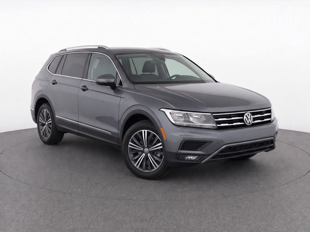 Used 2018 Volkswagen Tiguan SEL AWD/4WD image 2