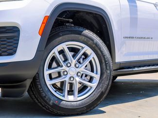 New 2026 Jeep Grand Cherokee Laredo X RWD video 2