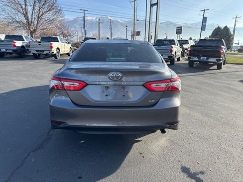 Used 2018 Toyota Camry L image 6