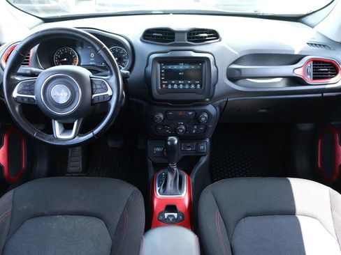 Used 2019 Jeep Renegade Trailhawk AWD/4WD image 19