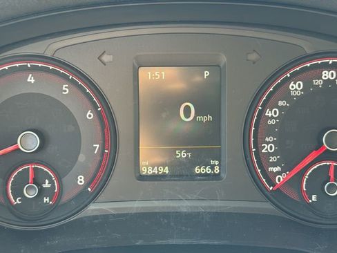 Used 2020 Volkswagen Passat 2.0T SE w/ Sunroof Package FWD image 17