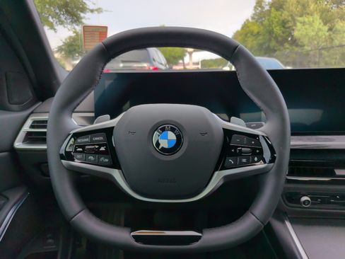 Certified 2025 BMW 330i xDrive Sedan w/ M Sport Package AWD/4WD image 21