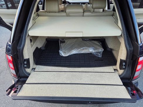 Used 2017 Land Rover Range Rover HSE image 41