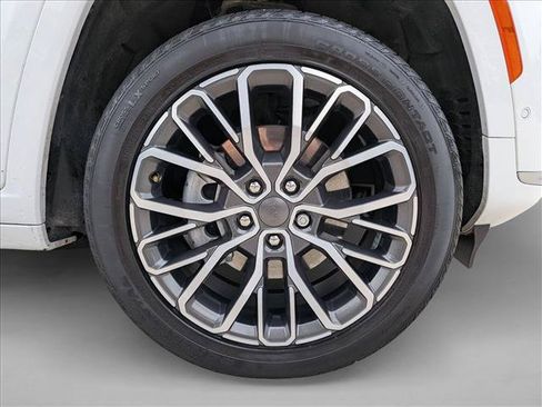Used 2025 Jeep Grand Cherokee L Summit AWD/4WD image 25