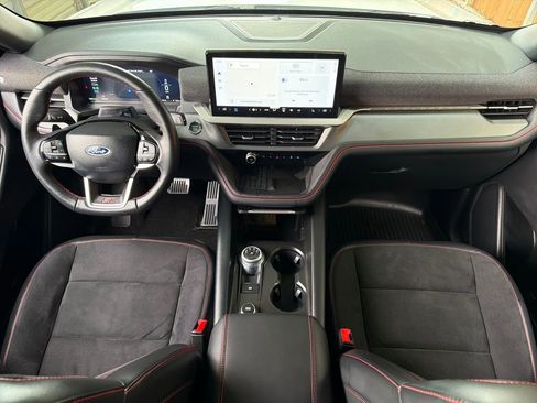 Used 2025 Ford Explorer ST image 24