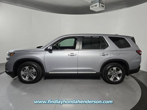 Certified 2025 Honda Pilot EX-L image 3