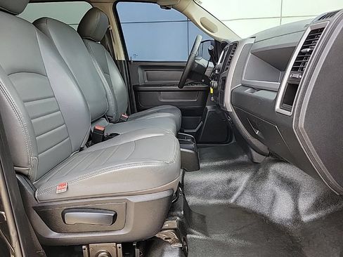 Used 2017 RAM 2500 Tradesman w/ Chrome Appearance Group AWD/4WD image 17