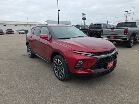 Used 2025 Chevrolet Blazer RS image 2