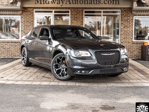 Used 2017 Chrysler 300 S image 3
