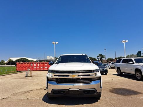 Used 2022 Chevrolet Silverado 1500 LT AWD/4WD image 2