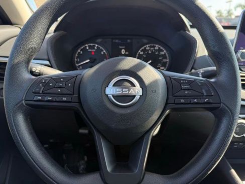 Certified 2025 Nissan Altima 2.5 S FWD image 21